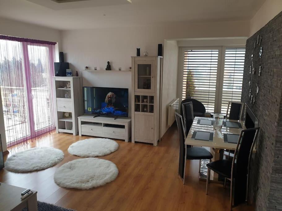 Mezonetovy Apartman V Centre Novej Dubnice Ilava Dış mekan fotoğraf